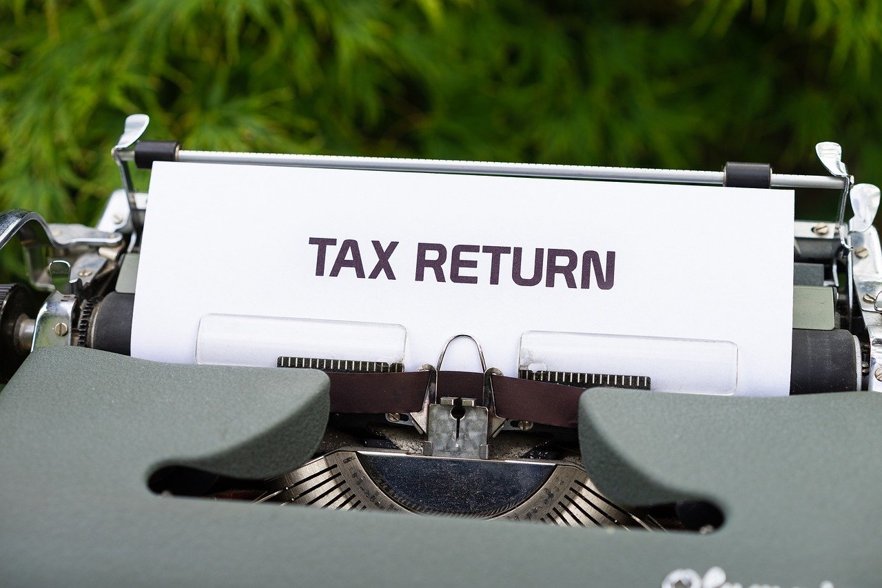 typewriter, tax return, government-5519035.jpg